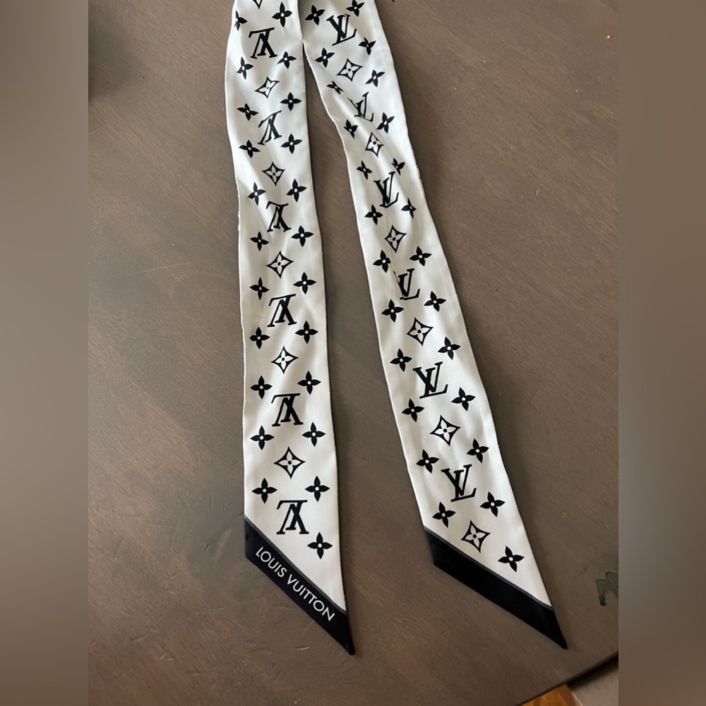 Let's Go BB Bandeau Louis Vuitton Scarf